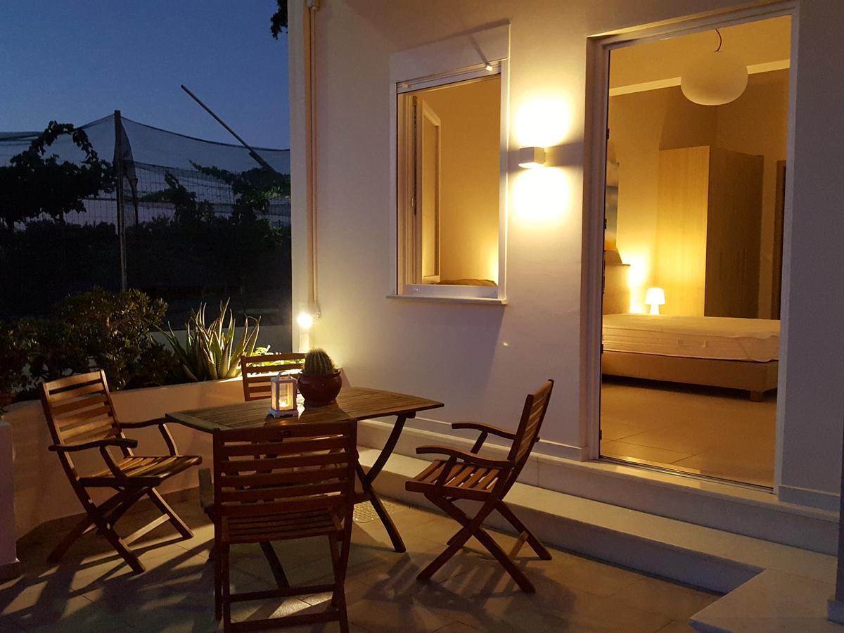 Minimalistic Apartment Near The Sea Гувес Екстериор снимка